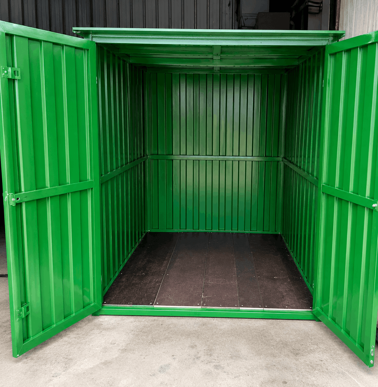 Container metálico para armazenamento de materiais em obra de construção civil em Sorocaba